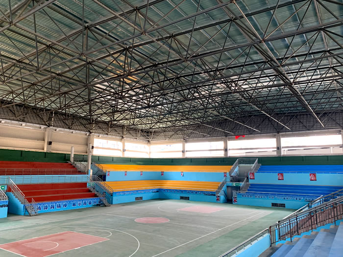 海伦体育馆网架